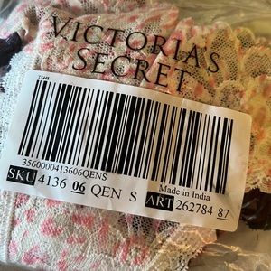 5 pack thong panties.